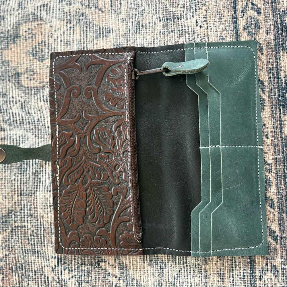 Crimson Willow Genuine Leather Western Wallet Cowhide Horse Print Cowgirl - Picture 3 of 4